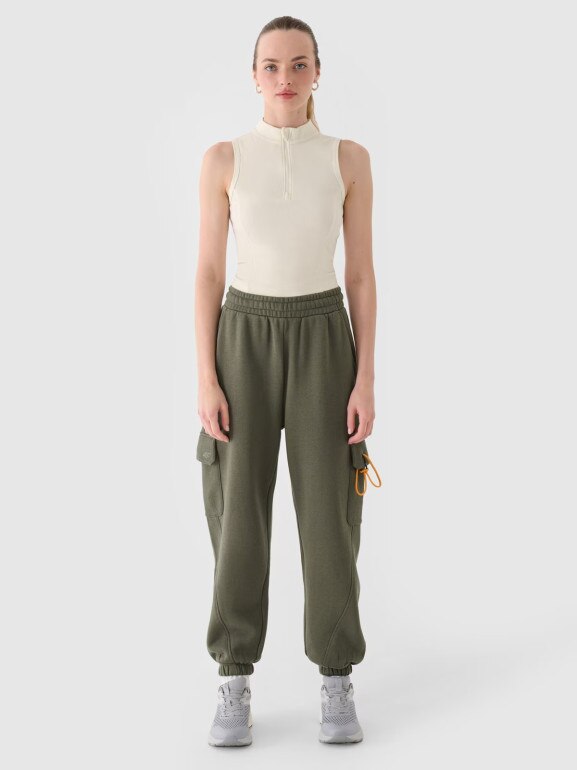 Damskie spodnie dresowe joggery 4F 4FRAW24TTROF1353 - oliwkowe/khaki