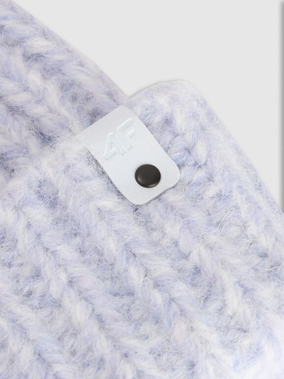 Damska czapka zimowa 4F 4FRAW25ACAPF0723 - fioletowa