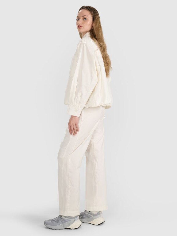 Damskie spodnie casual 4F 4FRSS25TTROF1448 - białe