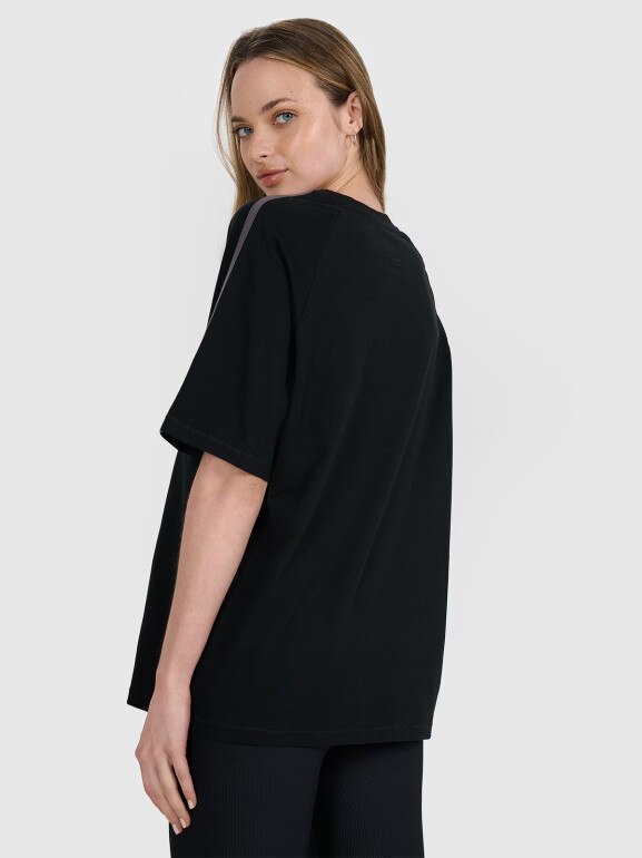 Damski t-shirt oversize z nadrukiem 4F 4FRSS25TTSHF2791 - czarny