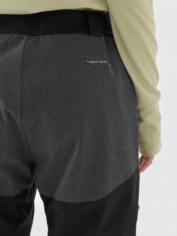 Damskie spodnie snowboardowe 4F 4FWAW24TFTRF701 - czarne