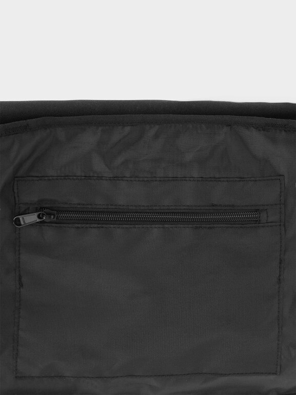 Torba treningowa 25L 4F 4FWSS25ATBAU015 - czarna