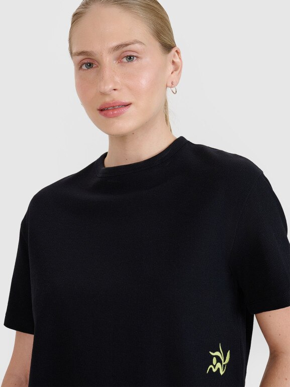 Damski t-shirt crop top 4F 4FWSS25TTSHF1977 - czarny