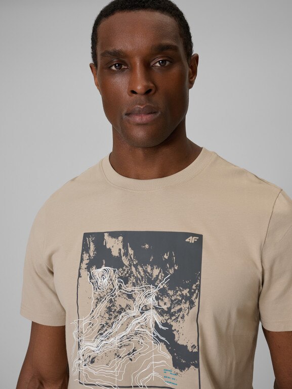Męski t-shirt z nadrukiem 4F 4FWSS26TTSHM2825 - beżowy