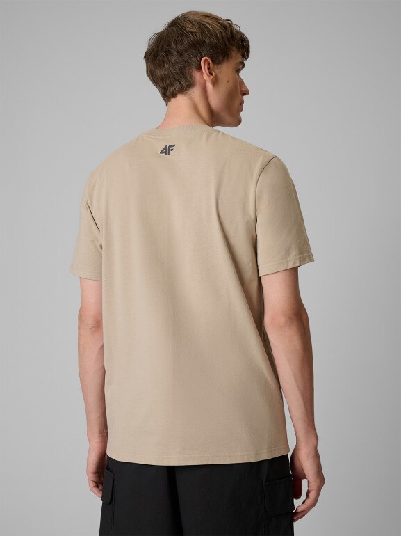 Męski t-shirt z nadrukiem 4F 4FWSS26TTSHM3321 - beżowy
