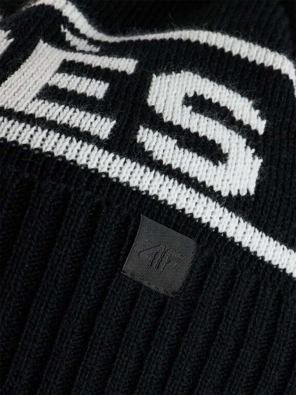 Damska czapka zimowa 4F 4FRAW25ACAPF0727 - czarna