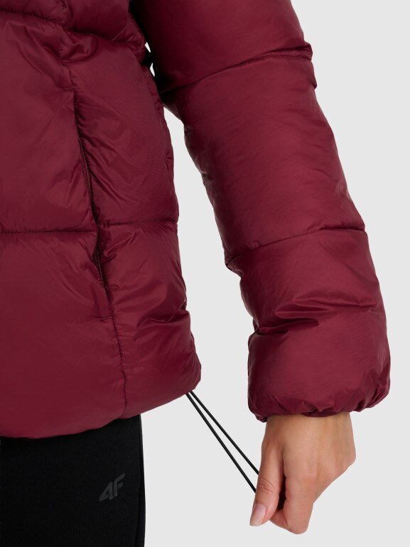 Damska kurtka puchowa pikowana 4F 4FWAW25TDJAF581 - bordowa