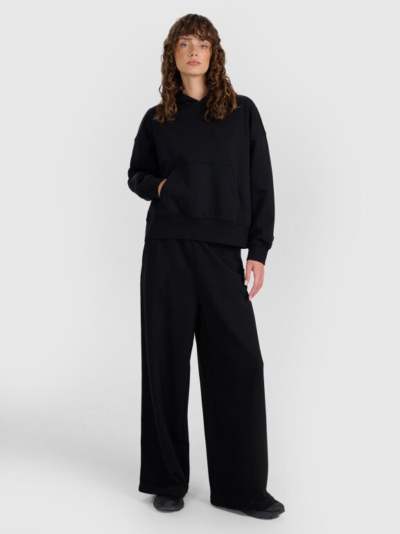 Damskie spodnie dresowe 4F 4FWAW25TTROF1204 - czarne