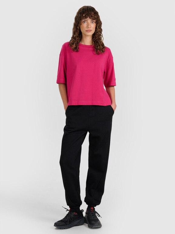 Damskie spodnie dresowe joggery 4F 4FWAW25TTROF1205 - czarne