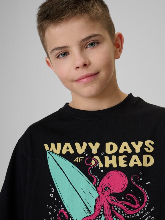 Chłopięcy t-shirt z nadrukiem 4F 4FJRSS26TTSHM3904 - czarny
