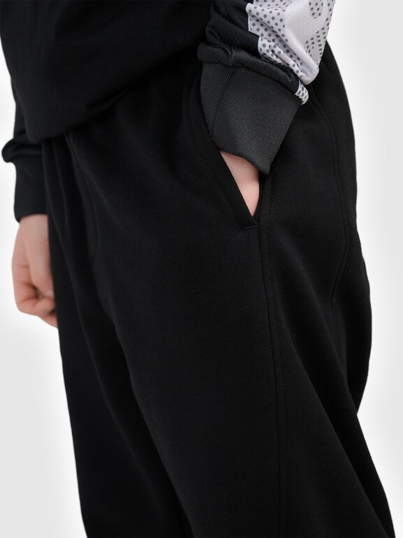 Chłopięce spodnie dresowe 4F 4FJRSS26TTROM1936 - czarne