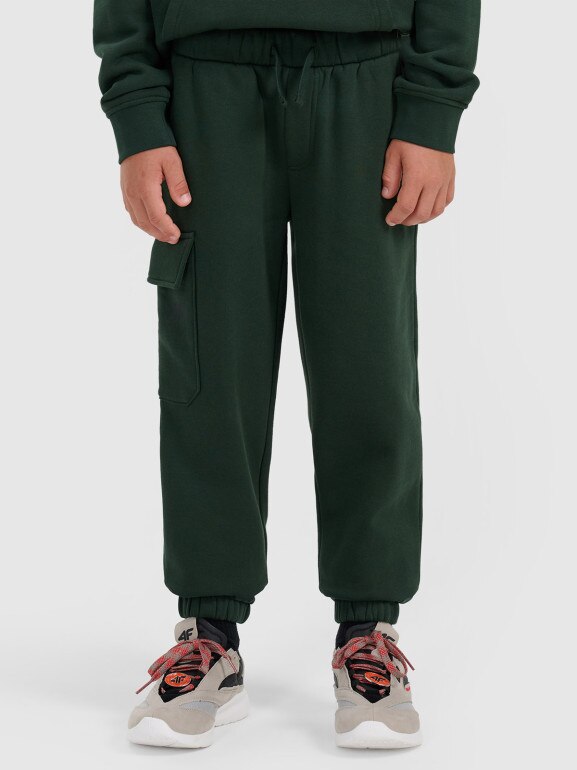 Chłopięce spodnie dresowe joggery 4F 4FJRAW25TTROM1841 - zielone
