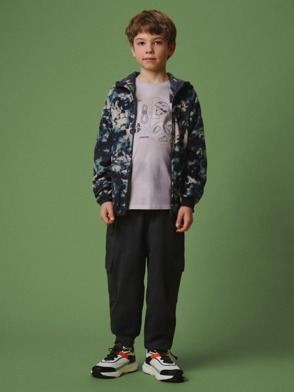 Chłopięcy polar z nadrukiem 4F 4FJRSS26TFLEM498 - multikolor