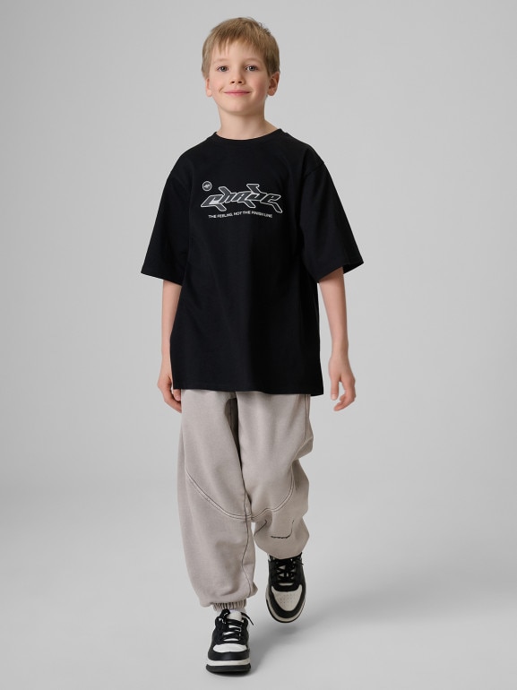 Chłopięcy t-shirt z nadrukiem 4F 4FJRSS26TTSHM3861 - czarny
