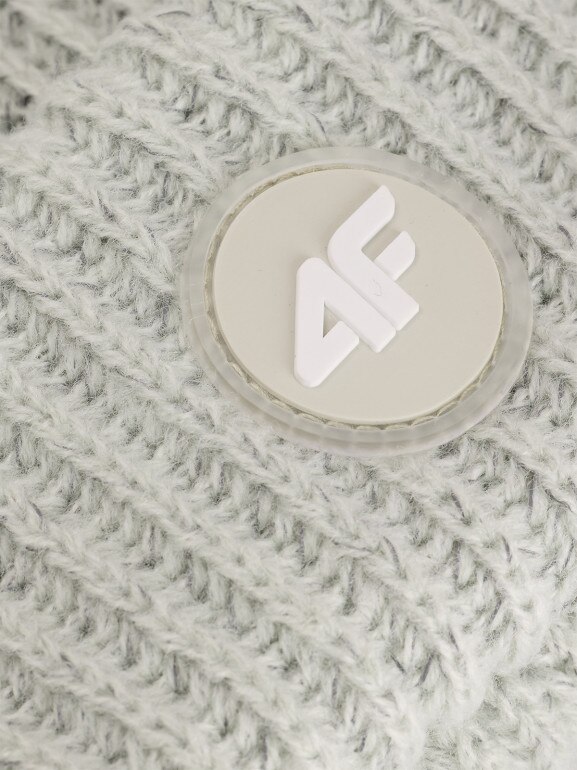 Dziewczęca czapka zimowa odblaskowa 4F 4FJRAW25ACAPF0750 - zielona