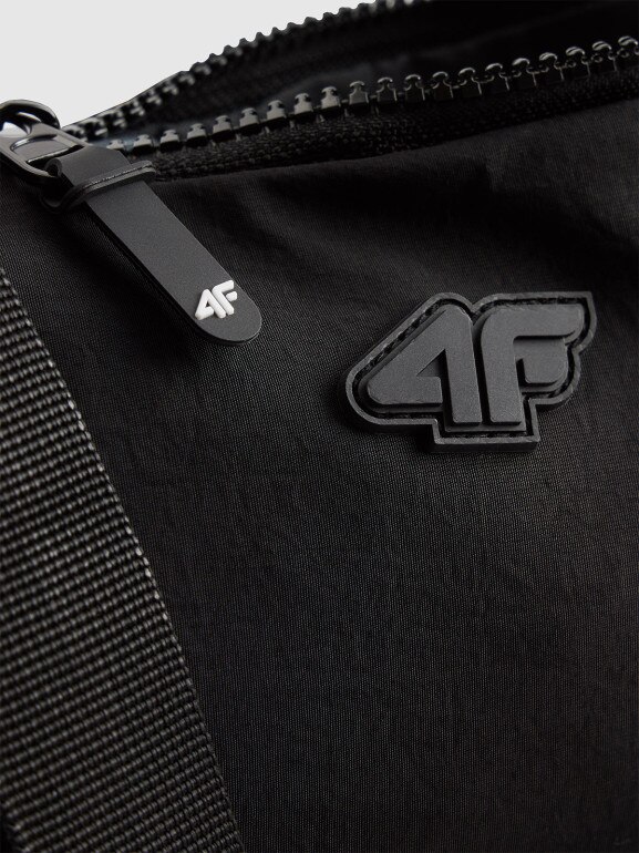 Dziewczęca torebka na ramię 4F 4FJRSS26ASBGF093 - czarna