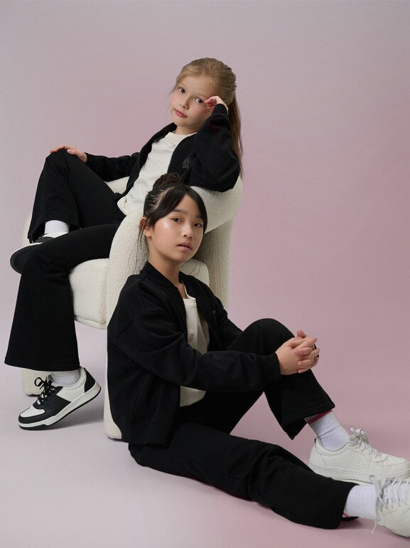 Dziewczęce spodnie dresowe 4F 4FJRSS26TTROF1728 - czarne