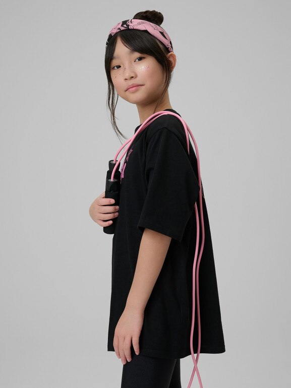 Dziewczęcy t-shirt z nadrukiem 4F 4FJRSS26TTSHF3452 - czarny