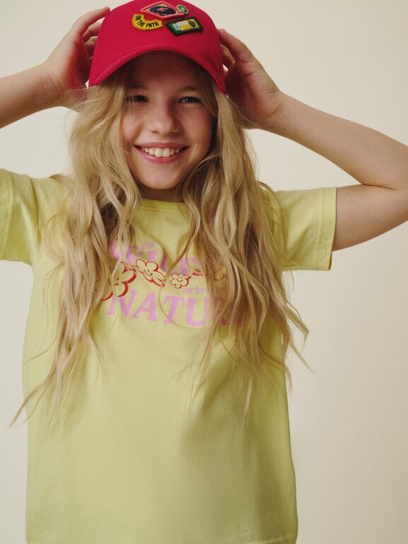 Dziewczęcy t-shirt z nadrukiem 4F 4FJRSS26TTSHF3677 - żółty