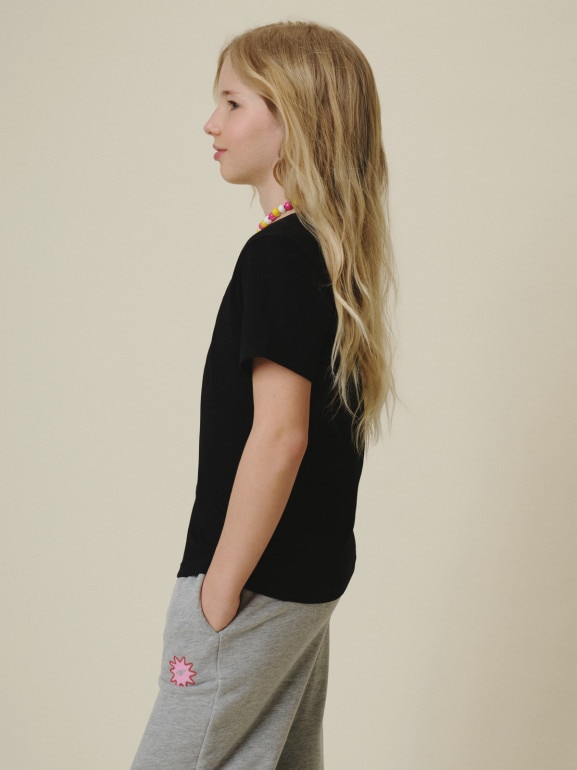 Dziewczęcy t-shirt z nadrukiem 4F 4FJRSS26TTSHF3678 - czarny