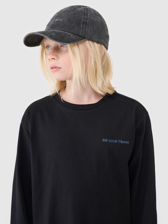 Chłopięcy longsleeve regular z nadrukiem 4F 4FJWSS25TLONM421 - czarny