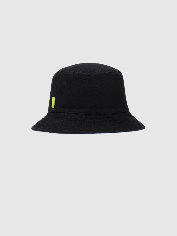 Męski kapelusz bucket hat dwustronny 4F 4FWSS25AHATM017 - czarny
