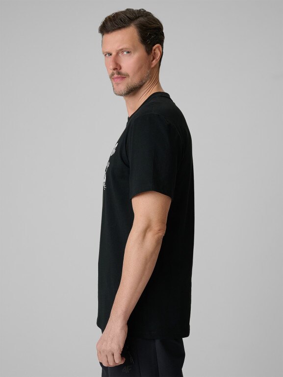 Męski t-shirt z nadrukiem 4F 4FWSS26TTSHM2659 - czarny