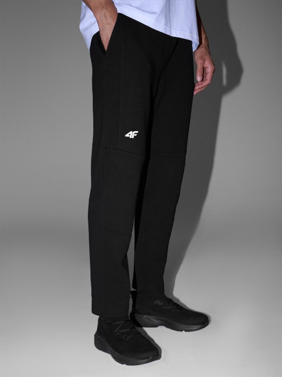 Męskie spodnie dresowe 4F 4FWAW25TTROM1193 - czarne
