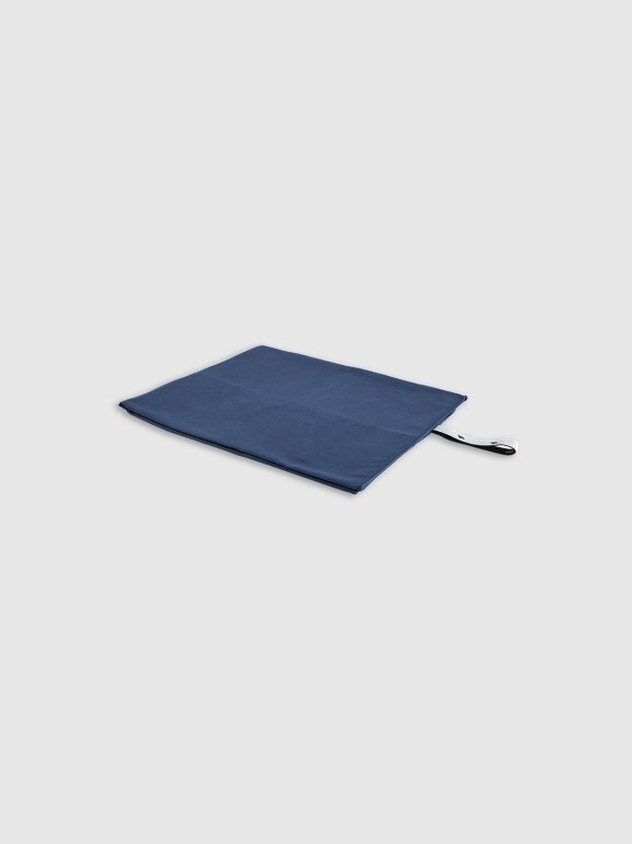 Ręcznik sportowy 80x130 cm 4F 4FWMM00ATOWU063 - granatowy