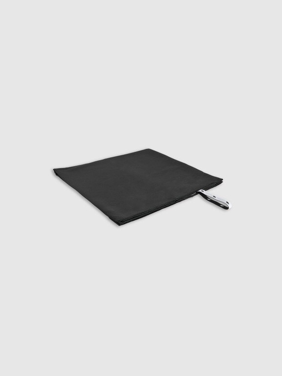 Ręcznik sportowy L (80 x 170 cm) 4F 4FWMM00ATOWU064 - czarny