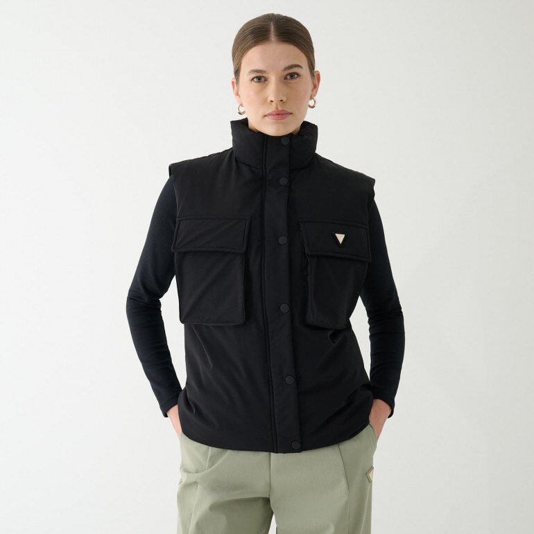 Damski bezrękawnik puchowy Guess Aurlie SL Puffer Overshirt - czarny