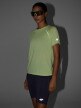 mini: Damska koszulka do biegania 4F 4FWSS26TFTSF1801 - żółta (5)