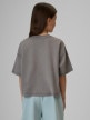 mini: Dziewczęcy crop top z nadrukiem 4F 4FJRSS26TTSHF3983 - szary (4)