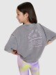 Dziewczęcy t-shirt crop top z nadrukiem 4F 4FJWSS25TTSHF1868 - szary