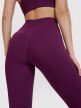 Damskie legginsy do jogi bezszwowe 4F 4FWSS25TFTIF347 - fioletowe 
