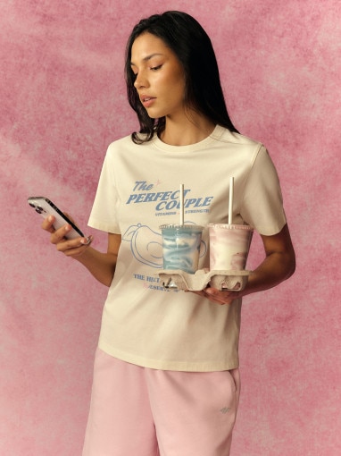 Obrazek dla: 4F Damski tshirt z nadrukiem 4F 4FRSS26TTSHF3853  kremowy Kremowy