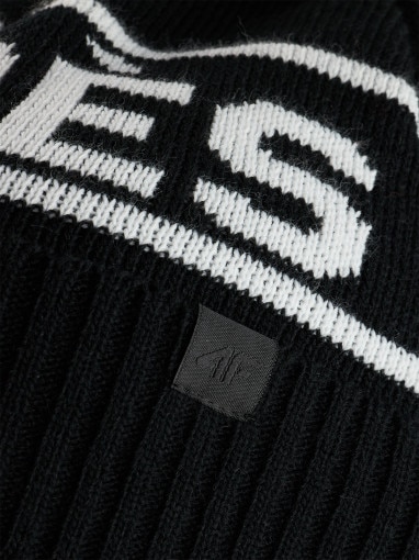 Damska czapka zimowa 4F 4FRAW25ACAPF0727 - czarna