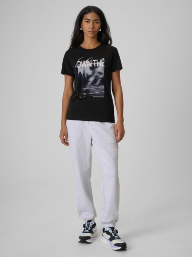 Damski t-shirt  z nadrukiem 4F 4FRSS26TTSHF4254 - czarny