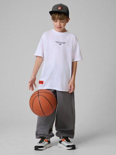 Chłopięca koszulka z nadrukiem 4F 4FJRSS26TTSHM3835 - biała