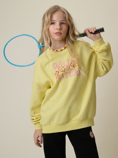  4F JUNIOR Dziewczęca bluza nierozpinana bez kaptura 4F 4FJRSS26TSWSF2812  żółta żółty