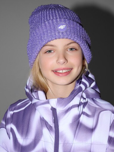 Dziewczęca czapka zimowa odblaskowa 4F 4FJRAW25ACAPF0750 - fioletowa