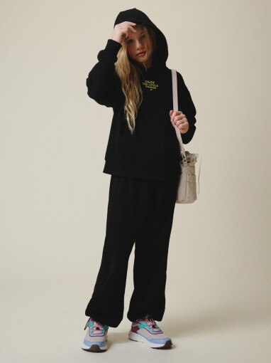  4F JUNIOR Dziewczęce spodnie dresowe 4F 4FJRSS26TTROF1869  czarne Czarny