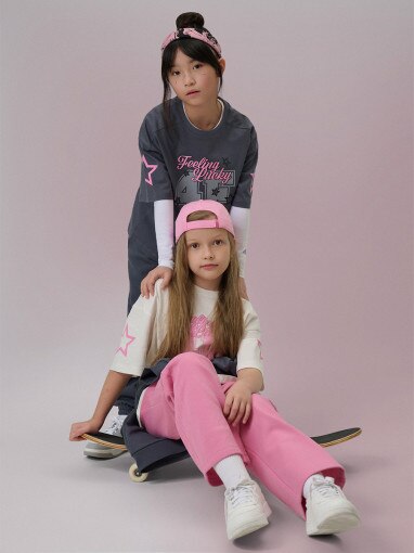  4F JUNIOR Dziewczęcy tshirt z nadrukiem 4F 4FJRSS26TTSHF3451  szary Szary