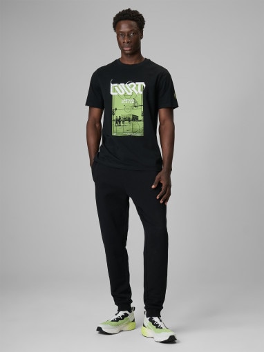 Męski t-shirt z nadrukiem 4F 4FRSS26TTSHM3770 - czarny