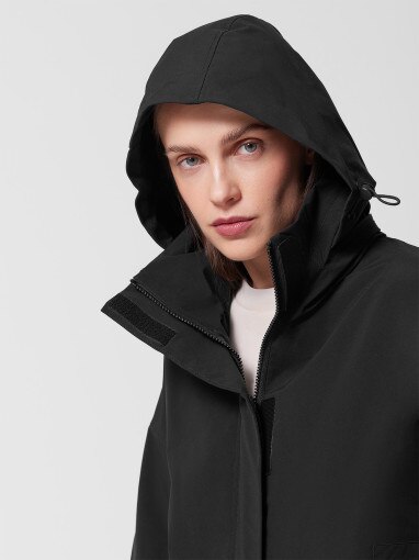 Damska kurtka przejściowa Outhorn OTHWSS24TJACF198 - czarna