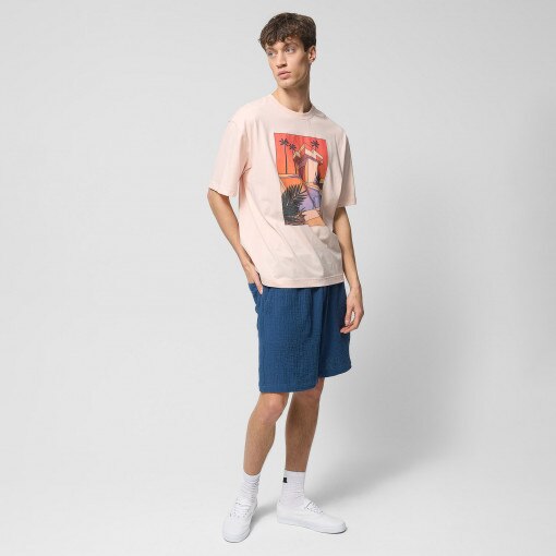Męski t-shirt oversize z nadrukiem Outhorn OTHWSS24TTSHM1504 - łososiowy