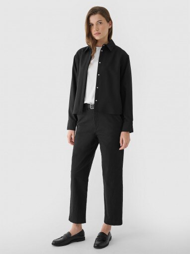 Outhorn Damskie spodnie casual tkaninowe Outhorn OTHWAW24TTROF1084  czarne Czarny