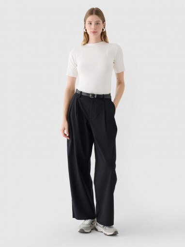 Outhorn Damskie spodnie casual tkaninowe Outhorn OTHWAW24TTROF0904  czarne Czarny