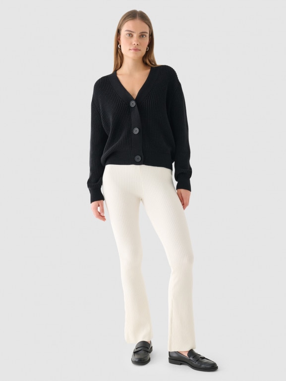 Damski sweter kardigan Outhorn OTHWAW24TSWEF132 - czarny