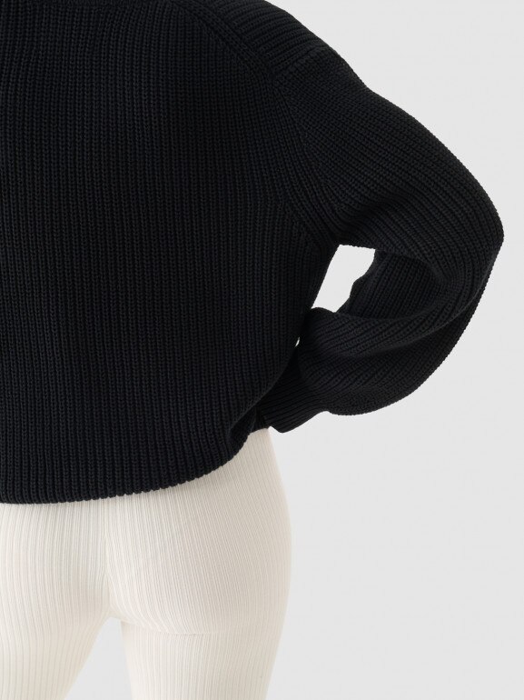 Damski sweter kardigan Outhorn OTHWAW24TSWEF132 - czarny